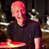 JjramenT's tweet photo. 60、70年代のスター達が空の住人になってゆくのは仕方のないことで、どなたの時もとても残念に思っていましたが。
チャーリー・ワッツさんはしんどい。ご冥福を祈ります。あぁしんどい https://t.co/PE2Ru7VHCu