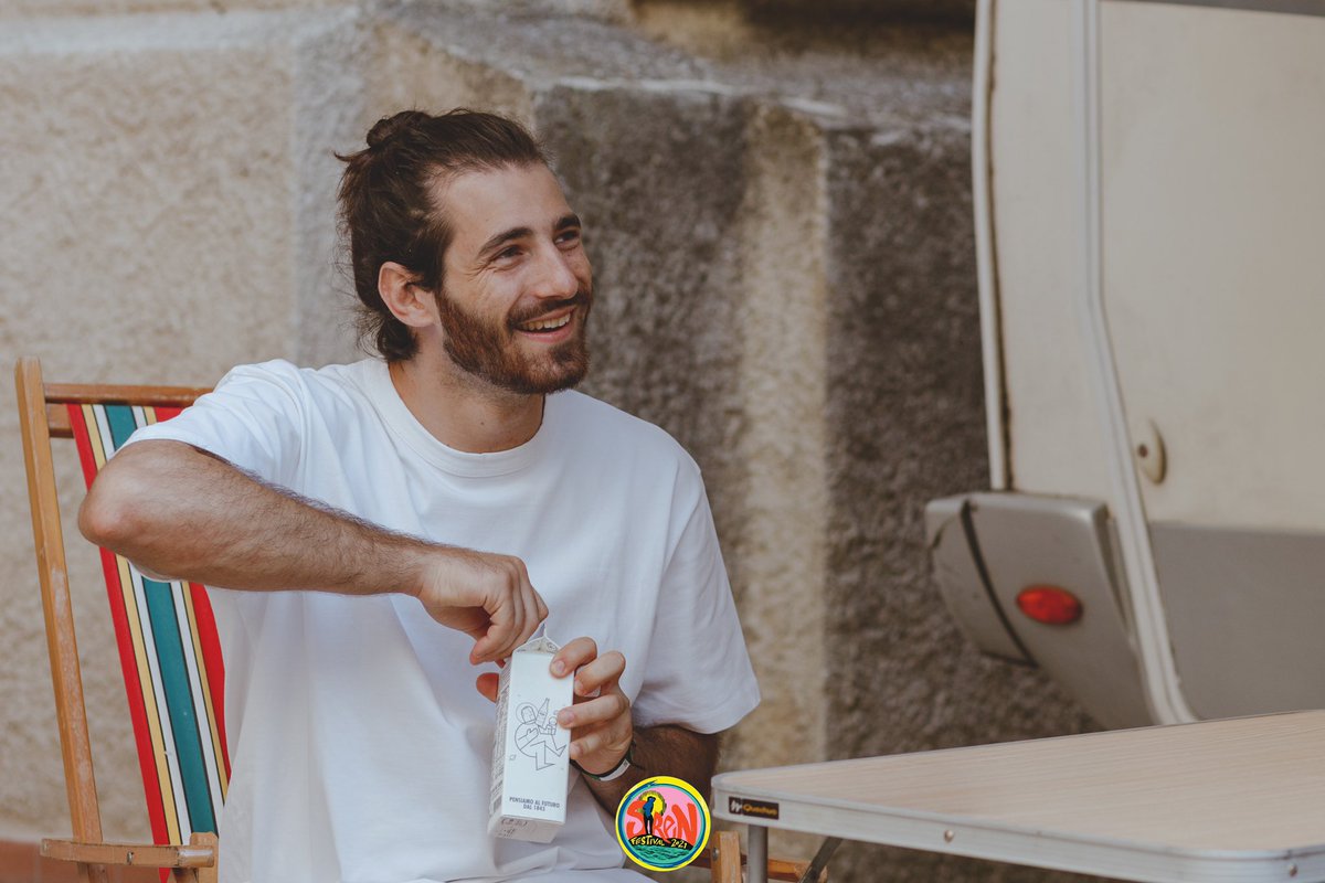 Grazie a Cocovan per averci fornito questo fantastico camper come camerino per i nostri artisti 🏄‍♀️ 🚐 🎶