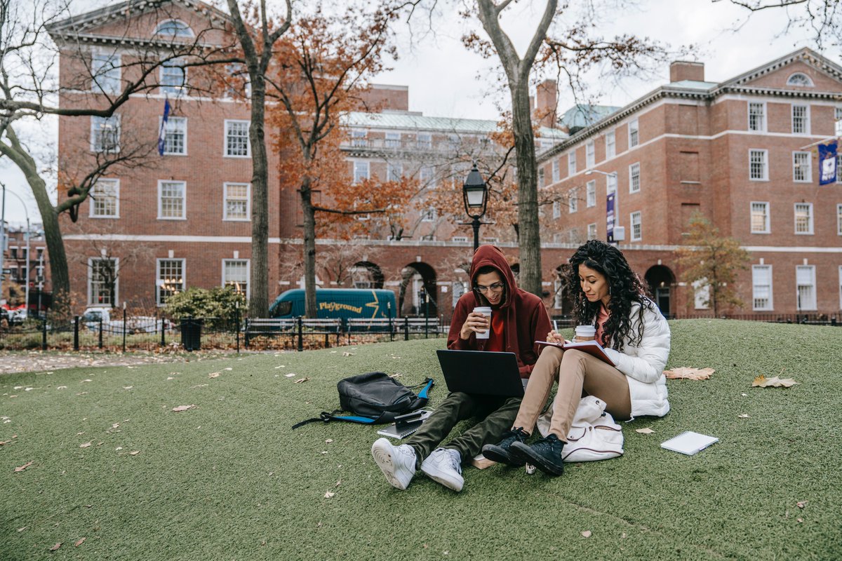 tech_farms's tweet photo. Headed back to school this fall? Check out our list of the most essential tech for your foray into higher education.

https://t.co/frurTSyaOY https://t.co/CmTPJlHrSw