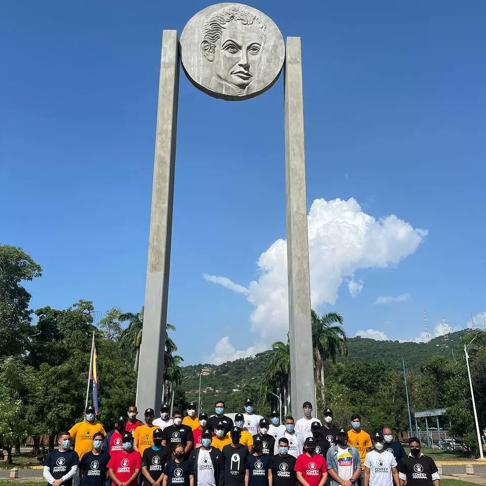 OsmelSegura's tweet photo. En articulación con la @confevme los 5 núcleos de la Universidad de Oriente tomarán acciones para hacer frente a la situación que se presenta en nuestras universidades. 💪🇻🇪

 #anz #pto #UDO #CONFEV #19ago #Bolivar #Nvaesparta #Sucre #Monagas #sos https://t.co/FKNITpwhma