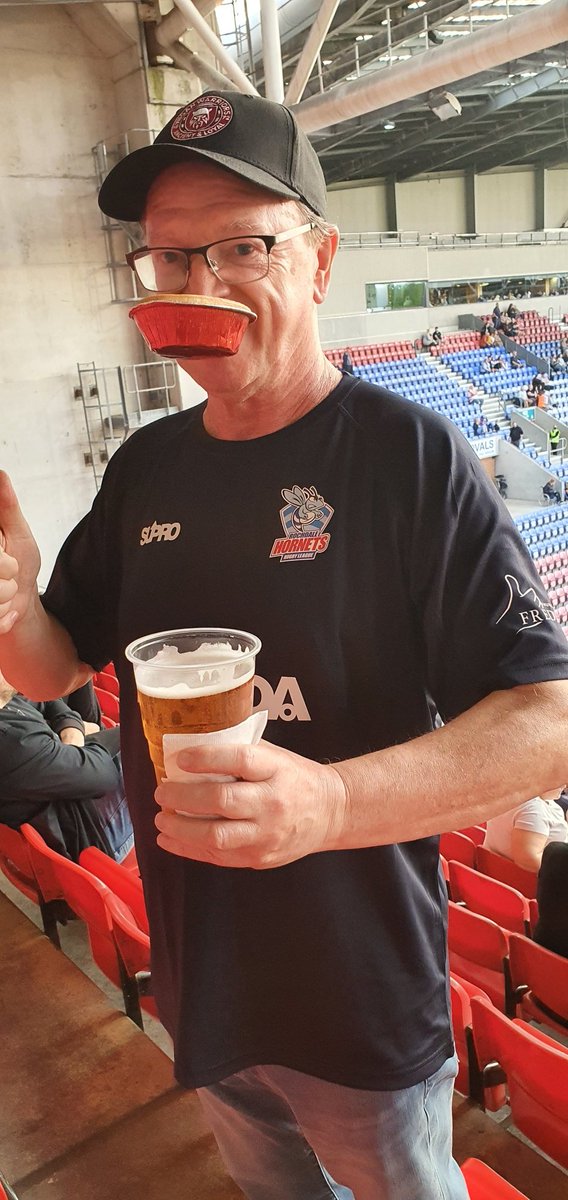 zogarmy's tweet photo. Match day (again).
Up the pies ๐๐ค
#downthepie
#needmorehands https://t.co/RDpCjauGIP
