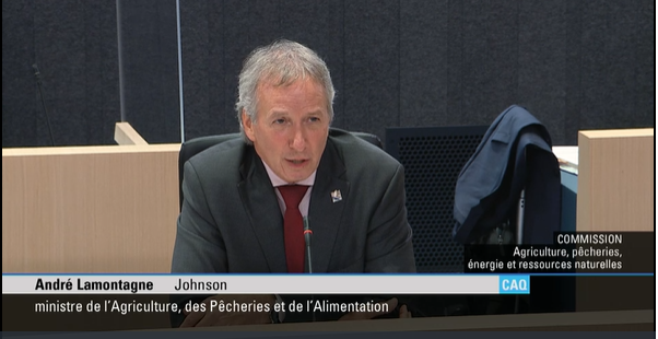 andrelamontagn2's tweet photo. La modernisation de la Loi sur les produits alimentaires (de 1974) est amorcée. Les allégements réglementaires et la diminution de la bureaucratie proposés auront un impact positif sur l’amélioration de la salubrité alimentaire et donneront + de flexibilité aux entreprises. #PL99 https://t.co/ukL2QUnWYV