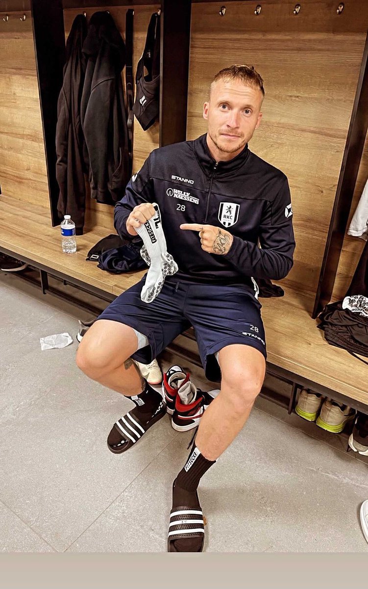 FSockr's tweet image. 𝗔𝗹𝗲𝘅𝗮𝗻𝗱𝗲𝗿 𝗕𝘂̈𝘁𝘁𝗻𝗲𝗿 𝘅 𝗙𝗶𝘁𝗦𝗼𝗰𝗸𝗿! 🚀

Vitesse, Manchester United, RKC —&amp;gt; FitSockr! 👀😎

𝗜𝗺𝗽𝗿𝗼𝘃𝗲 𝘆𝗼𝘂𝗿 𝘁𝗮𝗹𝗲𝗻𝘁!
#𝗧𝗘𝗔𝗠𝗙𝗜𝗧𝗦𝗢𝗖𝗞𝗥