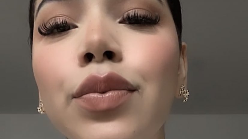 forcachee's tweet image. Besitos de la K Os bebé