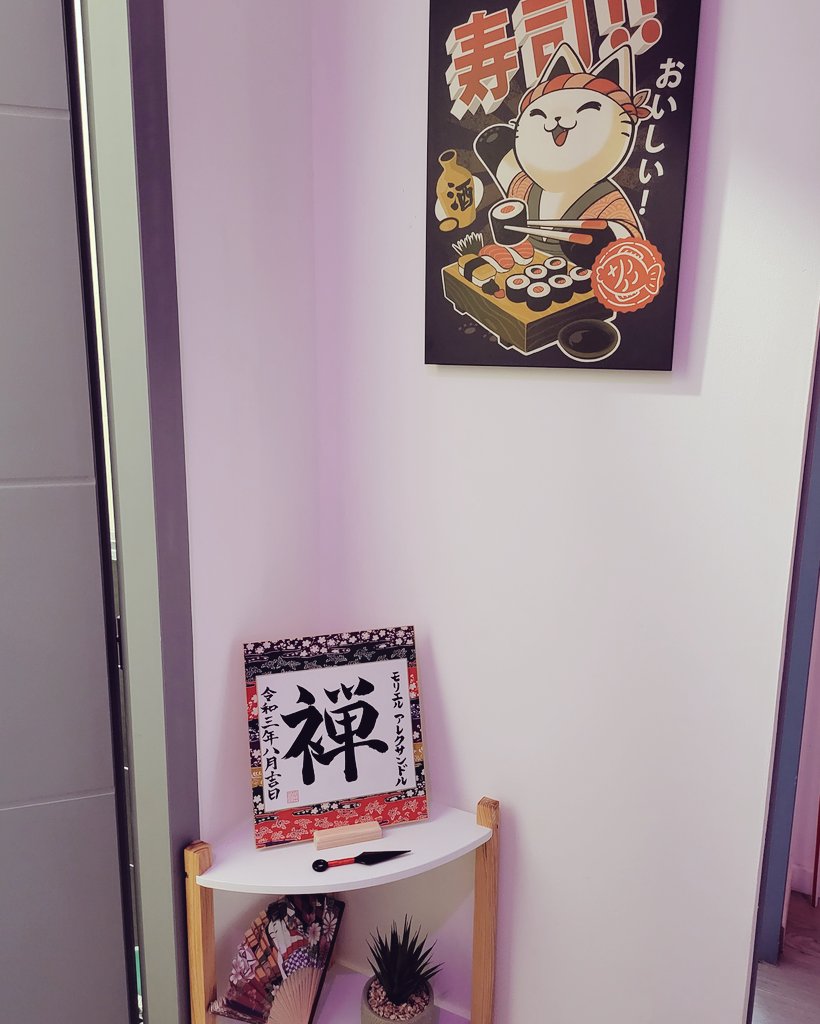 B2K82's tweet photo. Bien reçu le shikishi personnalisé d'@onamaesama. Il est magnifique !!! Petit clin d'œil à @louis_zenjas 😉 https://t.co/5g67X8ZTPV