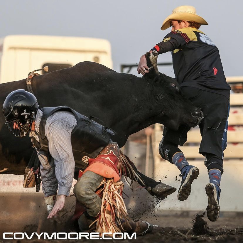 Marwayne AB we are coming at you live for the 9th annual <a href="/PBR/">PBR</a> <a href="/PBRCanada/">PBR Canada</a> event tonight 👊🤘 . 
•
<a href="/Wrangler/">Wrangler Jeans</a> #longlivecowboys #nfp #livelikety #maxpower #flyinlowe #bullfighting #protection #allin #pbr #pbrcanada #becowboy  📸 by @covymoore