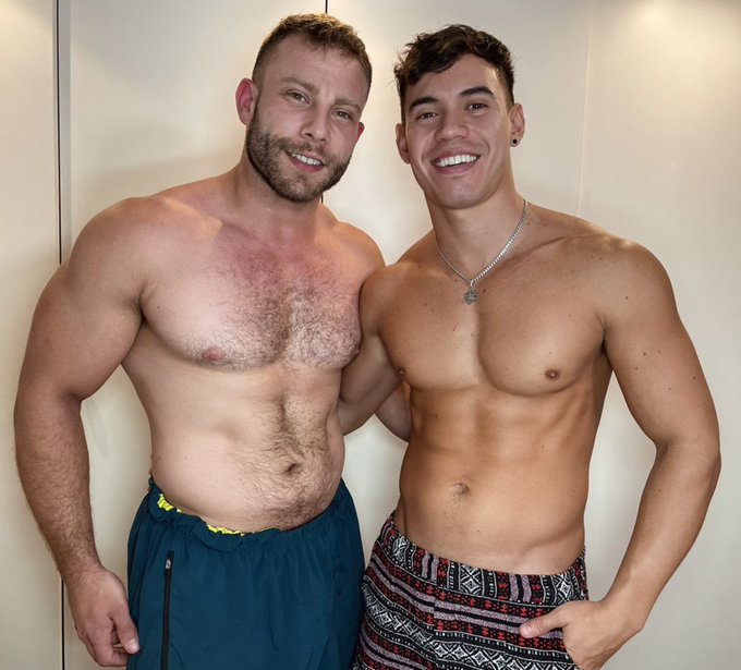 Watch Oliver Hunt's leaked NSFW photo on TwXstars