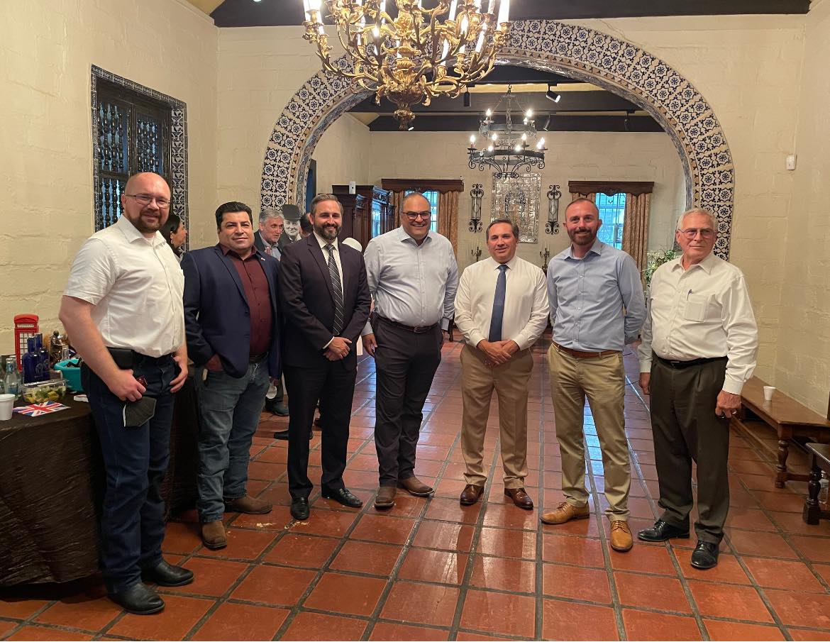 McAllenEDC's tweet photo. Yesterday McAllen welcomed @UKinTX at a Pop-Up Consulate in the beautiful @QuintaMazatlan, where we had the honor of connecting with CG @richardhyde99 and his team. 🇺🇸🤝🇬🇧
#texas #mcallen #ukconsulate #greatbritain #trade #opportunity https://t.co/wrKLoSZdnd