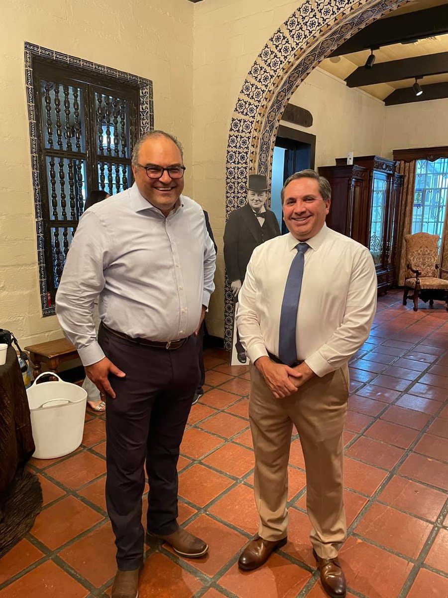 McAllenEDC's tweet photo. Yesterday McAllen welcomed @UKinTX at a Pop-Up Consulate in the beautiful @QuintaMazatlan, where we had the honor of connecting with CG @richardhyde99 and his team. 🇺🇸🤝🇬🇧
#texas #mcallen #ukconsulate #greatbritain #trade #opportunity https://t.co/wrKLoSZdnd