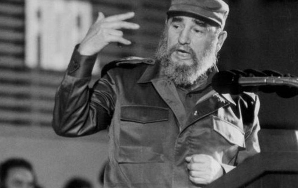 AbelPrieto11's tweet photo. En 1998 #Fidel habló d "globalización" cultural, "la más grande amenaza a la cultura". Nos enfrentamos al "más poderoso instrumento d dominación del imperialismo": "aquí todo se juega: identidad nacional, patria, justicia social, Revolución, todo se juega". https://t.co/pDheXnnYpV