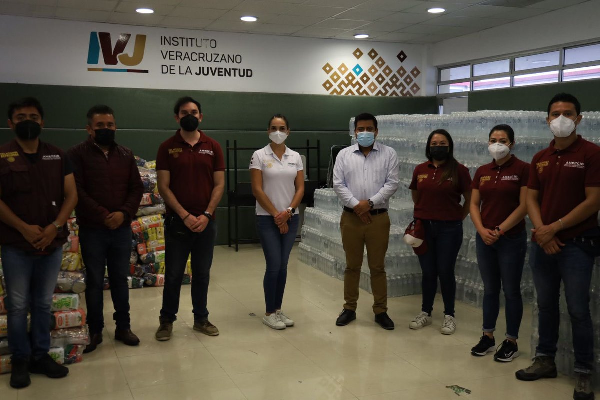 SRE_mx's tweet photo. 📄SRE, por medio de la Amexcid, entrega ayuda humanitaria a la población afectada por el huracán Grace en Veracruz.

https://t.co/ZDiEh0gVkU https://t.co/ogHULKGQbD