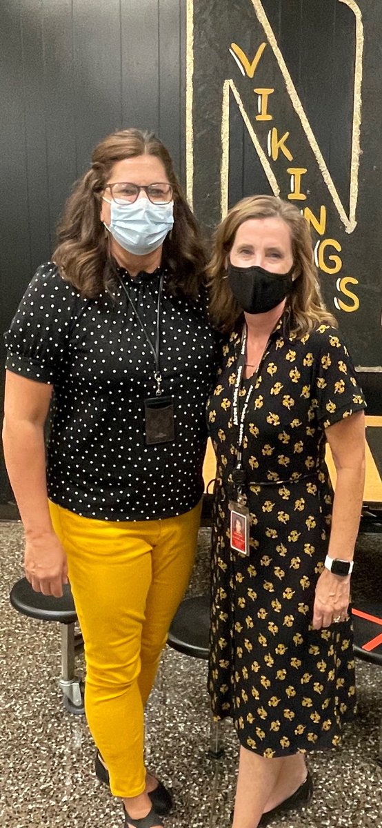 mrs_kryan's tweet photo. #strongertogetheraps #wepointnorth #CCAA @AkronNorthHS 💛🖤 https://t.co/iFupy9GPgG