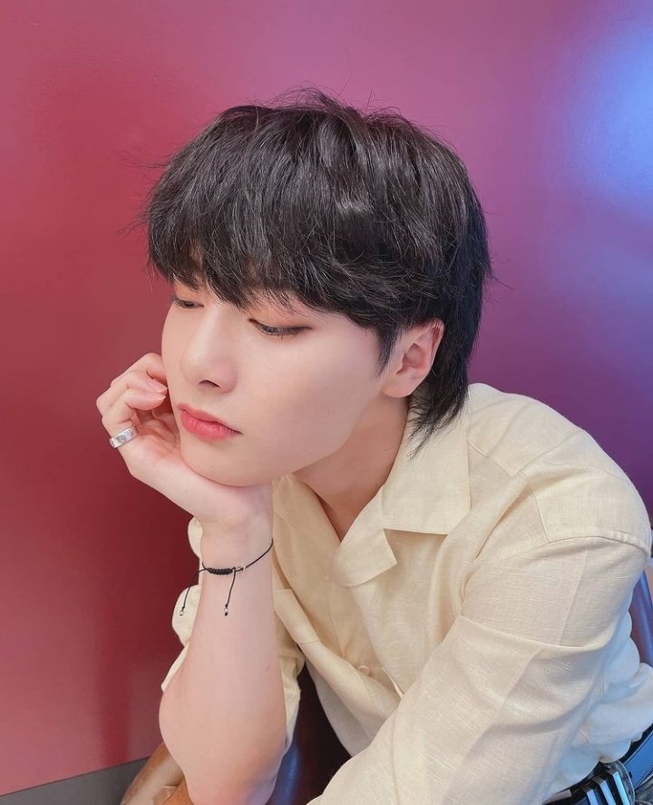 thinkinginnie's tweet image. the most pretty face in the kpop