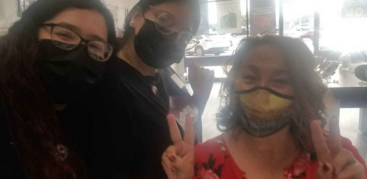 Dfelix01Dina's tweet image. Metro PHP Stars did a great job in knowing, learning &amp;amp; talking about protection with their customers! #phpstar @geoffdean10   @jamie_woodruff9 @amymoore0187 @briancousineau @JeffEggs