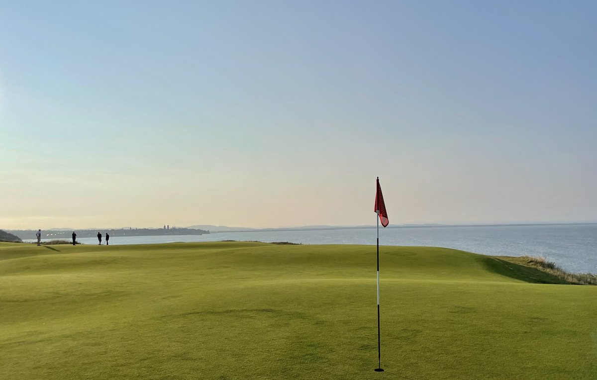 GavNeill's tweet image. Picture perfect conditions this afternoon up at the Castle Course @TheHomeofGolf. Great company as always @scooshyaitch &amp;amp; Ruben 👍 #castlecourse