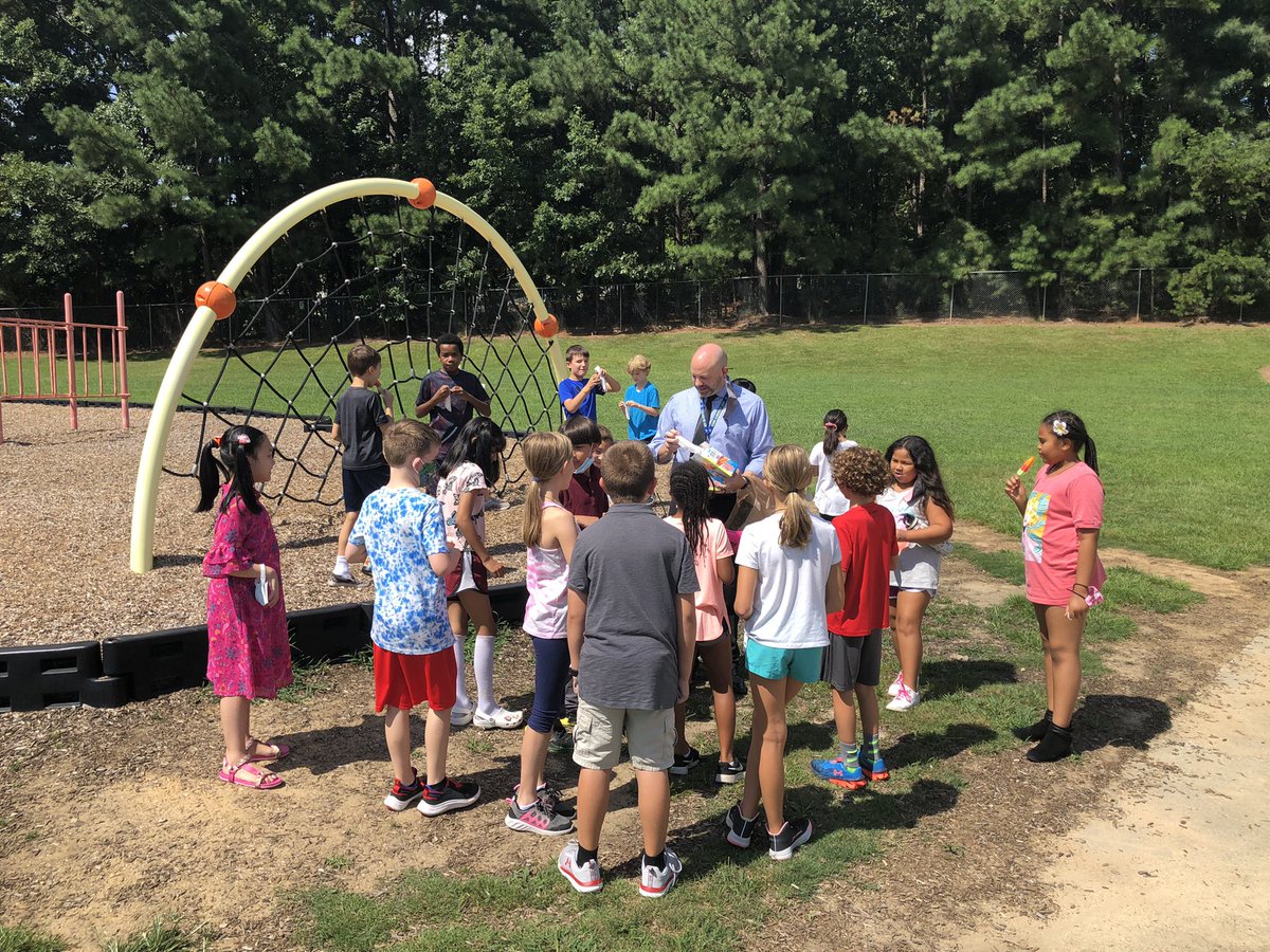 A little late but a big shout out to my Adams parents for attending our Aviator Academy this month. Highest participation in Track 1 = popsicles and recess with the Mr. Hegedus!!! <a href="/AdamsYRES/">Adams Elementary</a> @AdamsAviator