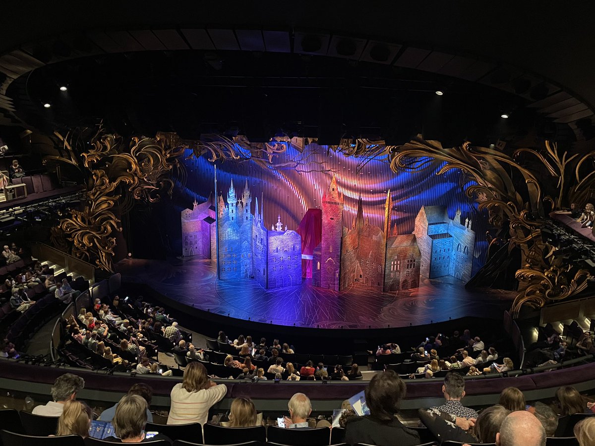 We’re at <a href="/ALWCinderella/">Andrew Lloyd Webber's Cinderella</a> this evening! Ready to be transported to Belleville! 🎭 #Theatre #Cinderella