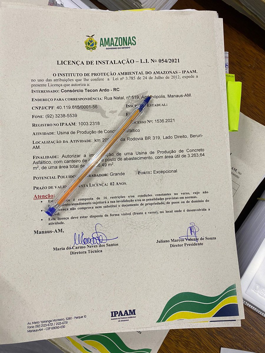 tarcisiogdf's tweet photo. Atenção, Amazonas. Sabe o que esse papel significa? Que o Lote C da BR-319 já conta com licença para montagem de sua usina de asfalto. Repavimentação dos primeiros 52km da rodovia já é uma realidade e temos condições de entregar os primeiros trechos dentro de alguns meses https://t.co/x3TZWHmw8Z