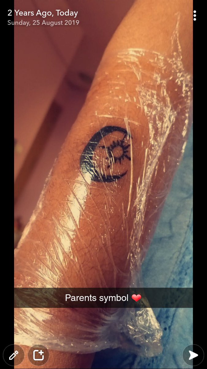 RadicaJonas's tweet image. 2y ago I made my first 2 tattoos 😃✌
#parentsLove #codeLove 😂
