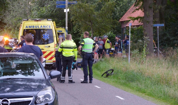 Traumahelikopter landt voor gewonde wielrenner op Rijsbergsebaan