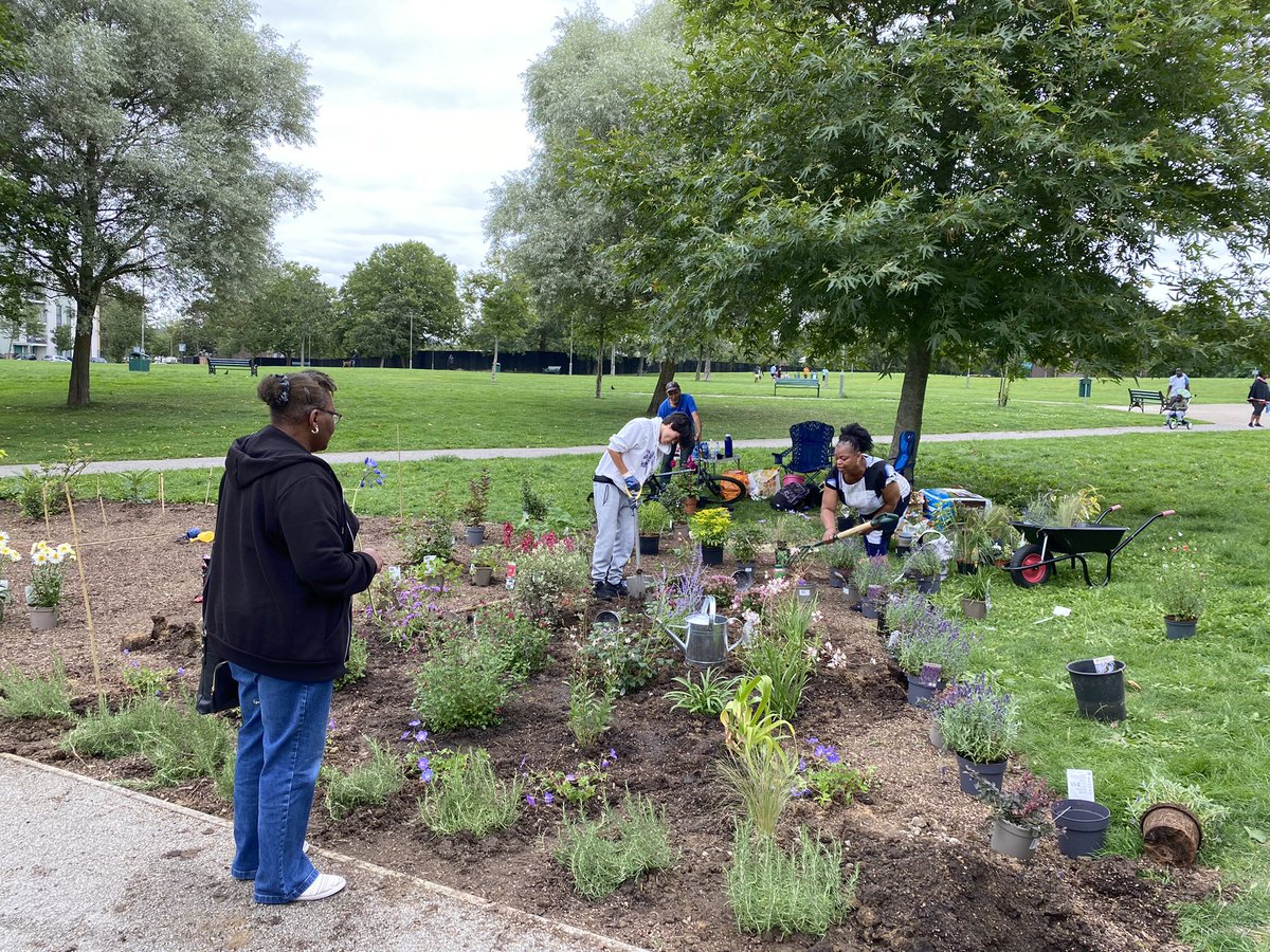 Heybournepark's tweet photo. πͺ΄π³π#GrahamePark #Communitygardening The new #Communityplot is starting to shape nicely, but more work to be done!
We are continuing this Friday 27 August at 12noon Welcome to join/help us and/or drop by for a chat! https://t.co/hR97Gt5VEE