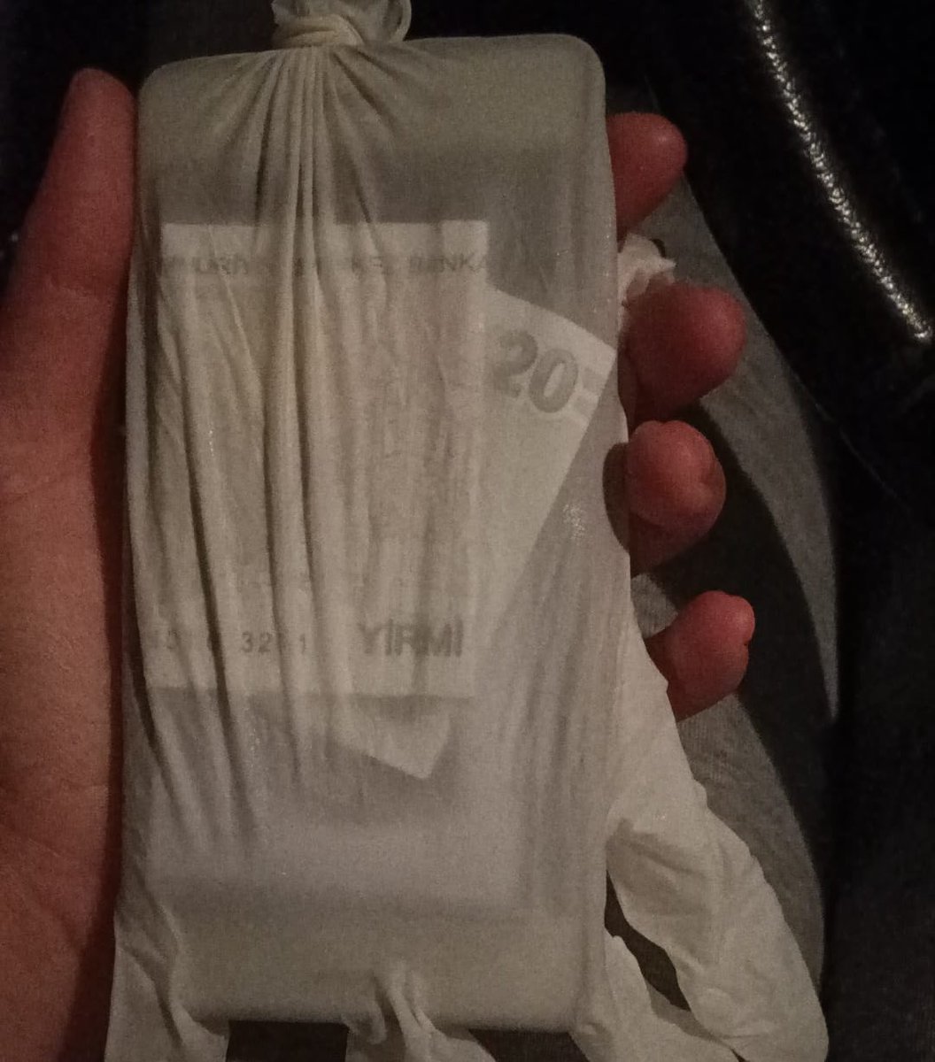 Babam yoğun bakıma girerken eşyalarını vermişler😞😞telefon kartvizitlik ve 20tl.. işçi emeklisi bi adamın ailesinden başka bi varlığı olmuyo ki..