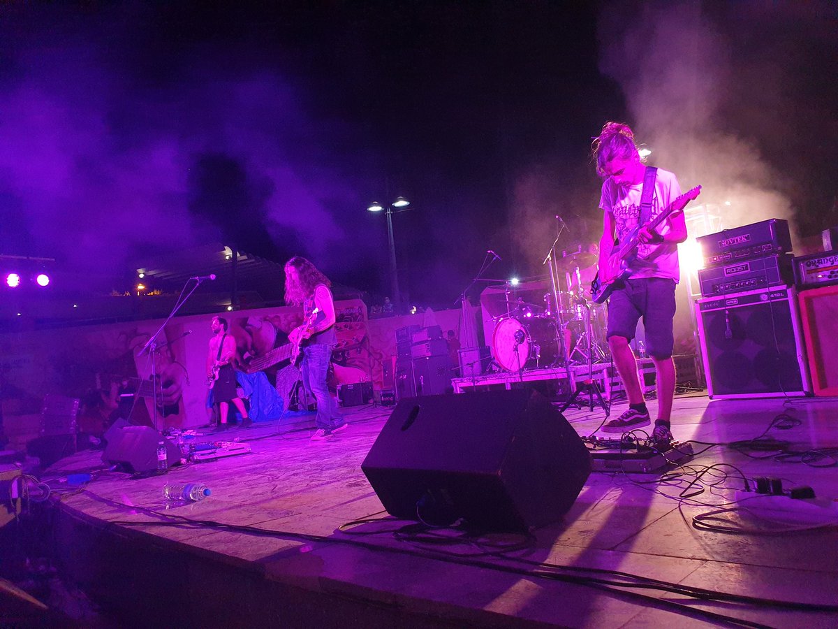 Ver en directo a <a href="/thedrymouths/">The Dry Mouths</a> es siempre un viaje de emociones entre lo espacial y lo salvaje. Sigue desarrollándose con éxito el <a href="/HappyMoyFest/">Happy Moy Fest</a> #AlmeriaEScultura #CulturaSegura