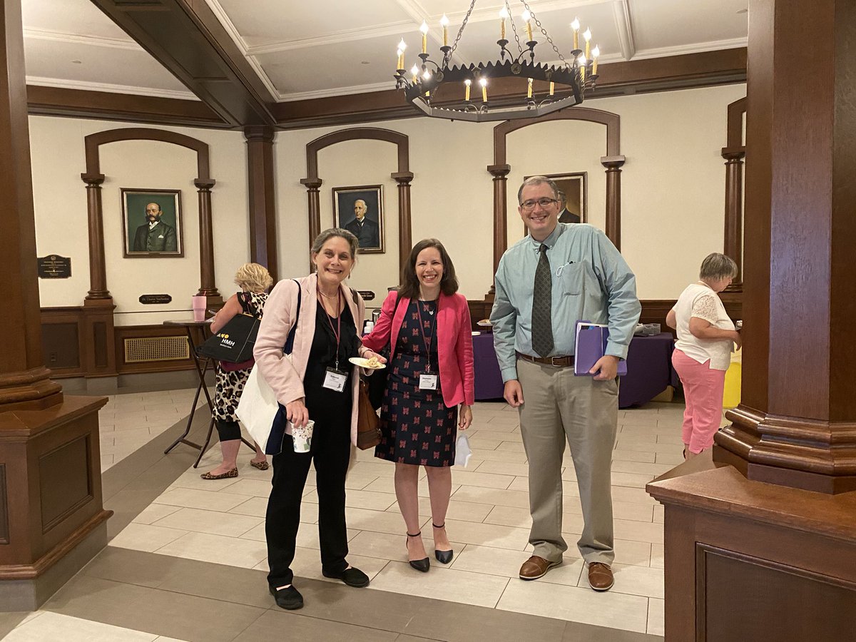 jessietalada's tweet photo. Check out the @WENYTV news! They were able to visit us for the first ECSD Literacy Institute! @ElmiraCollege @ECSD_Schools https://t.co/9EHMf43uMQ