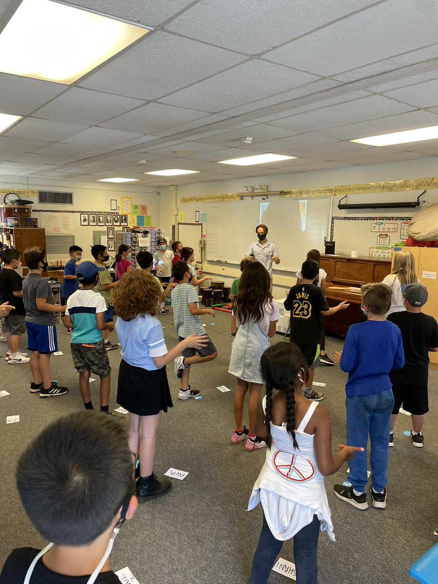MrsFranzLCE's tweet photo. First day of music with Mr. Leonard @lcelions https://t.co/UBy67GonhI
