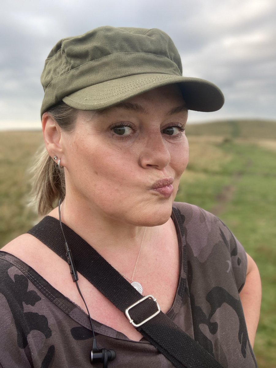 funnypenny's tweet photo. The flying beasties were out in force earlier. 🪰 I expect to wake up to bites in the morning 😩 #holcombemoor #harcleshill #pilgrimscross #westpennines https://t.co/1z3PX03Az9