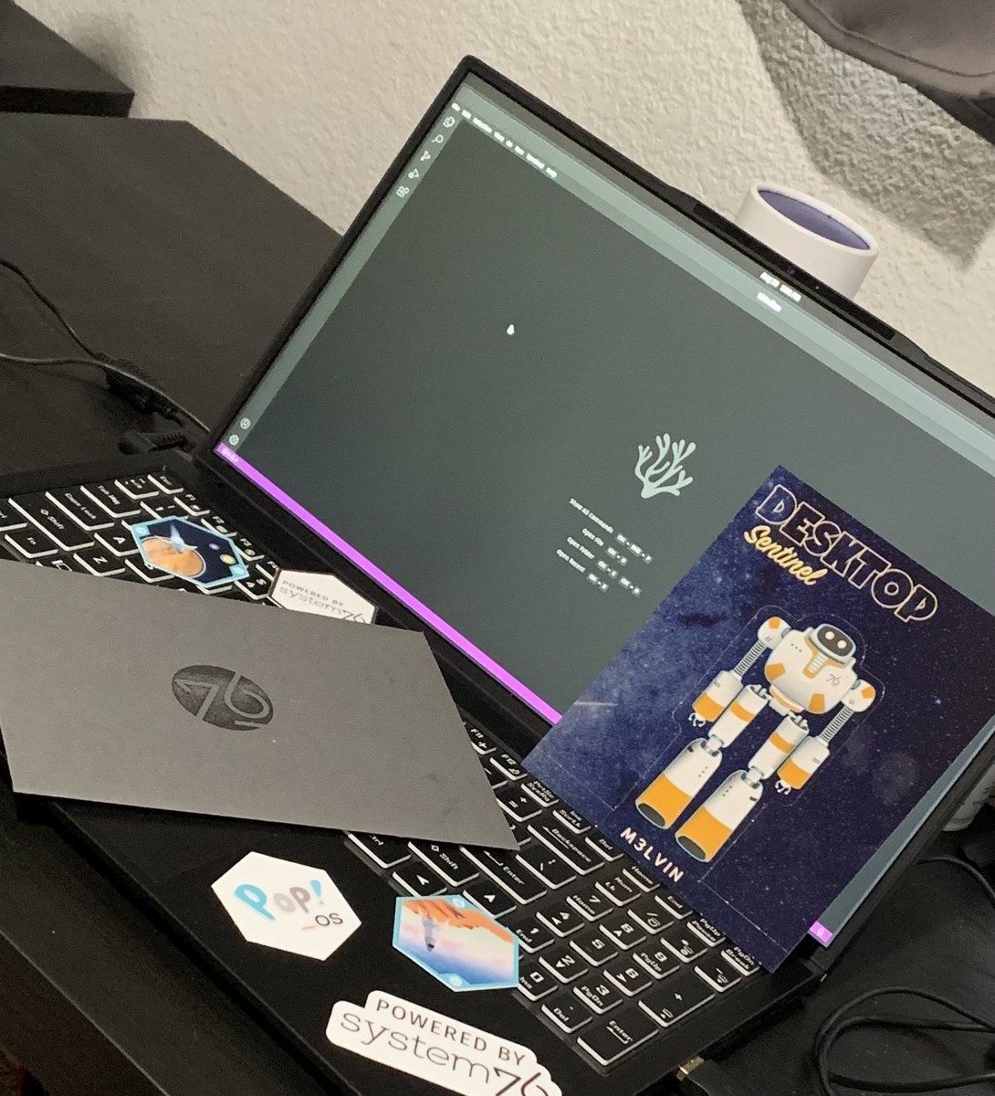 Volagn's tweet photo. 🚨@system76's #darterpro arrived. All setup and ready for the mobile dev grind.

#vscodium #ReactJS #React #webdev #Laptop #VOLTIER https://t.co/U9jeZusgiZ