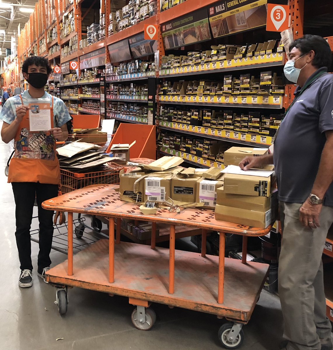 Vendor Ed wanted to recognize Fernando in hardware for his amazing pack down and customer service!! Awesome job Fernando! <a href="/ChadKrausTHD/">Chad Kraus</a> <a href="/Catrina482THD/">Catrina</a> <a href="/PaulRodTHD/">paul rodriguez</a>