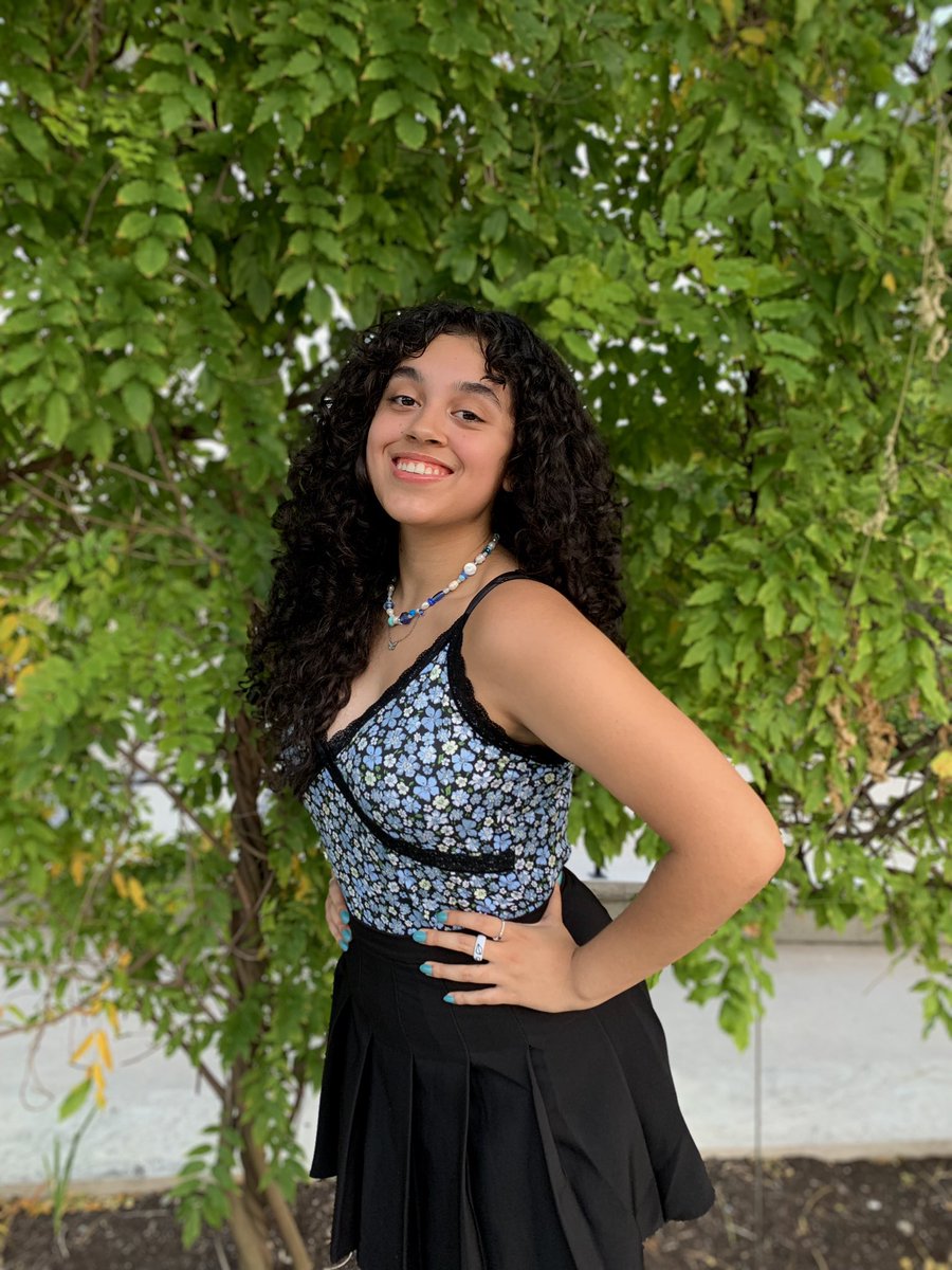 Selena Zuri tweet media