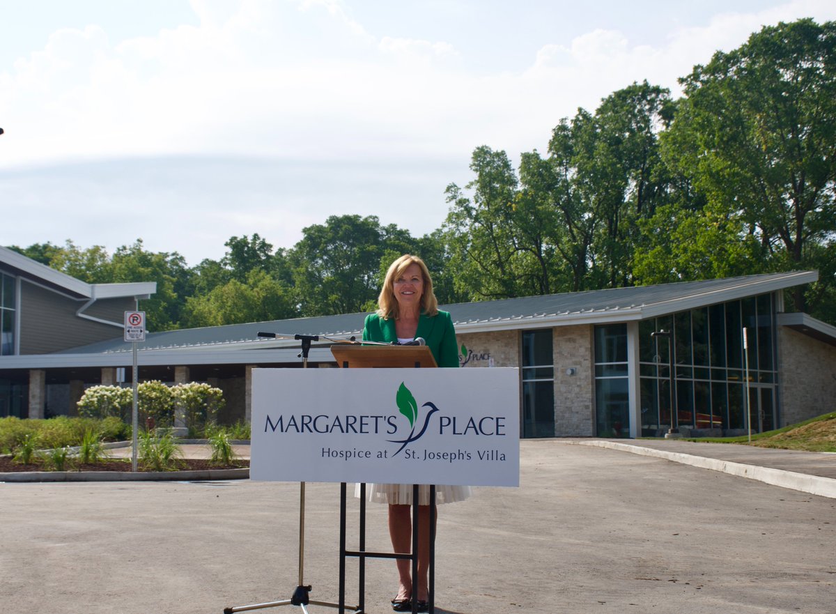 Christine Elliott tweet media