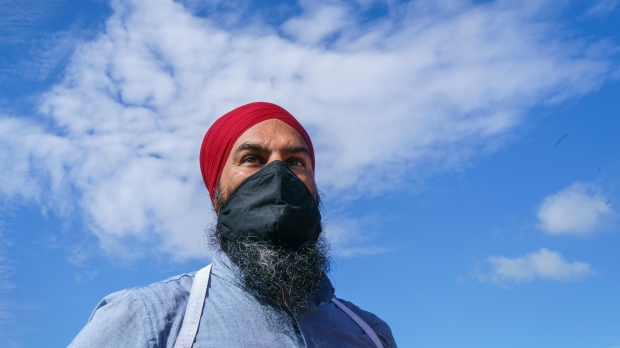 CTVNews's tweet photo. NDP Leader Jagmeet Singh pledges to lower cellphone and internet bills https://t.co/Av62HFi7IB https://t.co/54f3zHKFvQ