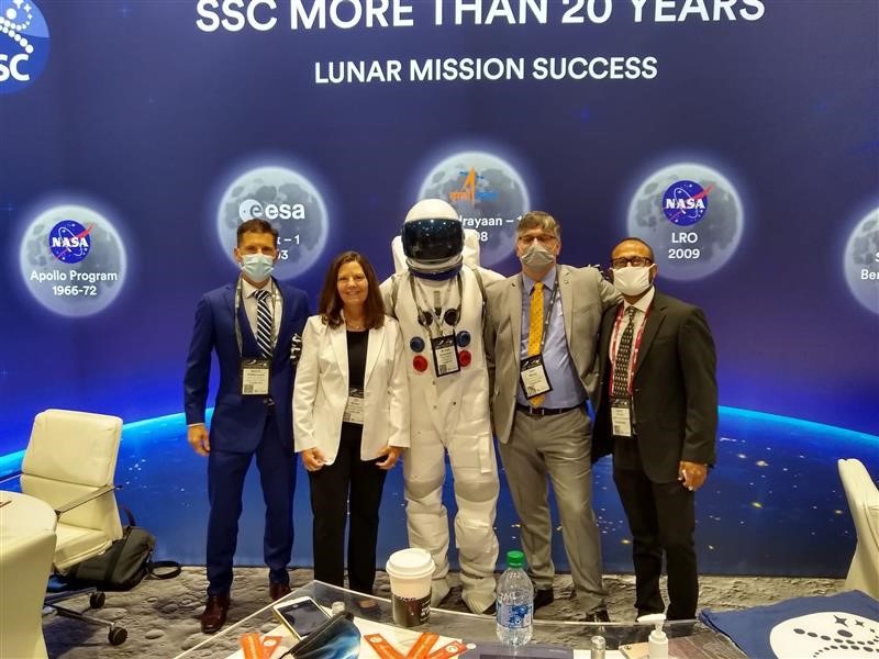 SSCspace's tweet image. Cheers to more than 20 years of lunar mission success and many more to come 🌖 Great chats and interesting visitors at our booth at #SpaceSymposium 👩‍🚀 @SpaceFoundation #SpaceFoundation #Space4Fun