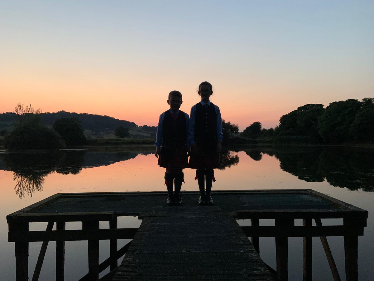 Beautiful #dundrum sunset of our niece and nephew in their pipe uniforms <a href="/barrabest/">Barra Best</a> <a href="/WeatherCee/">Cecilia Daly</a> <a href="/angie_weather/">angie phillips</a>