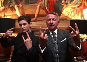 SzBori1's tweet photo. @LongLiveGotham Them #SaveGotham https://t.co/fWnqCMOuem