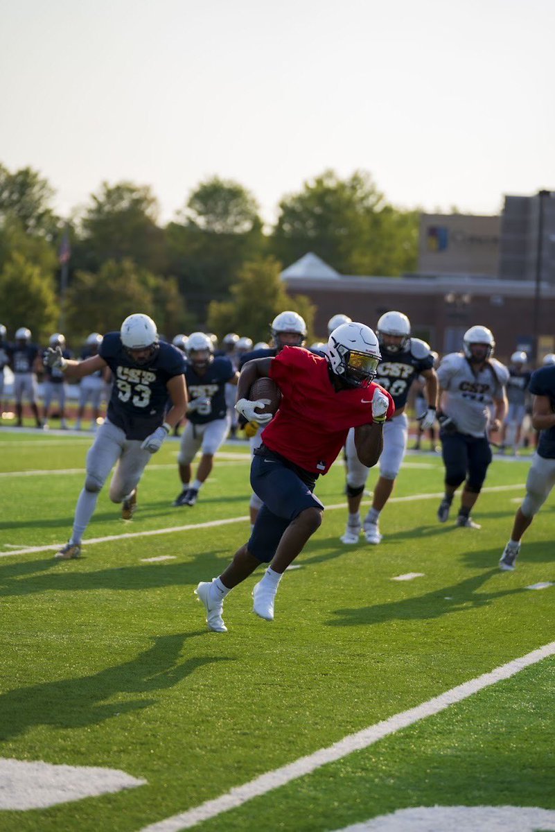 CSPBearsFB's tweet photo. Golden Bear scrimmage! Game day is around the corner! #BuildingOnTheRock #WinTheNorth https://t.co/90zePKzVN2