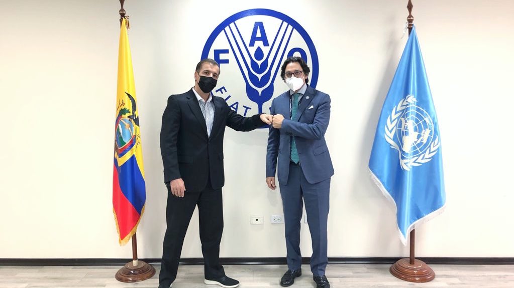 AZimmermannFAO's tweet photo. Nos reunimos con los parlamentarios andinos del Ecuador para analizar oportunidades de cooperación conjunta e impulsar una agenda andina sobre la transformación de los sistemas agroalimentarios, como parte de la preparación de la región hacia la 37 #ConferenciaRegionalFAOAméricas https://t.co/5BH2rb91Kr