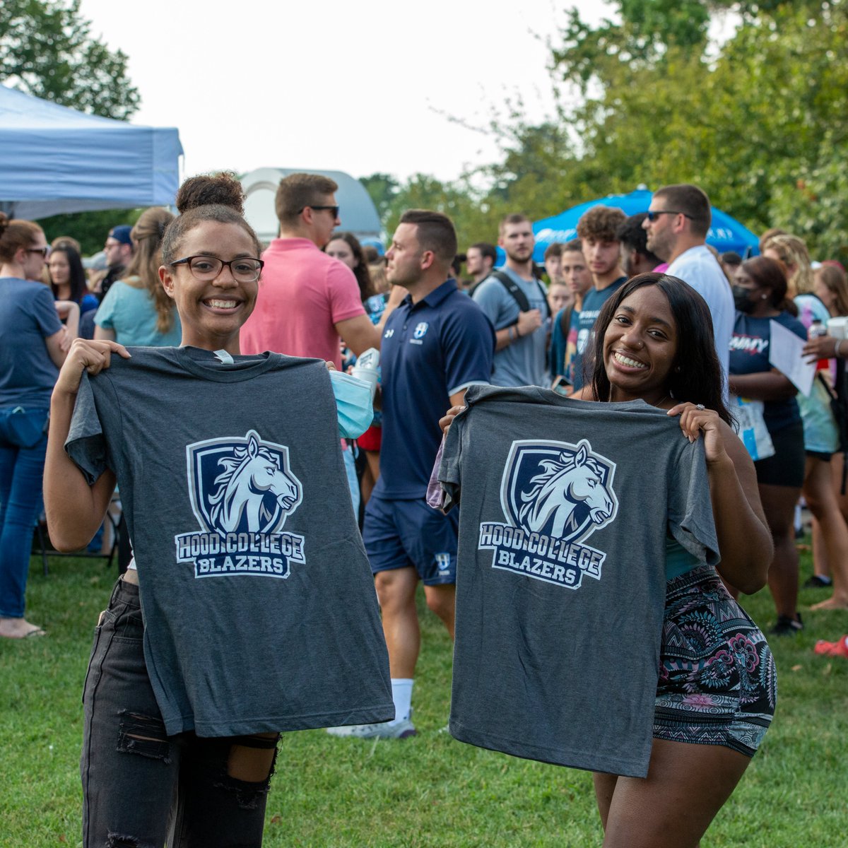 hood_college's tweet photo. A fresh look this fall 🐴 🔥

Our new athletic logo has been dropped! After months of planning, we unveiled the new look at our campus-wide pep rally! What do you think of the new logo?

#WinTheDay https://t.co/C3MIsL9kgz