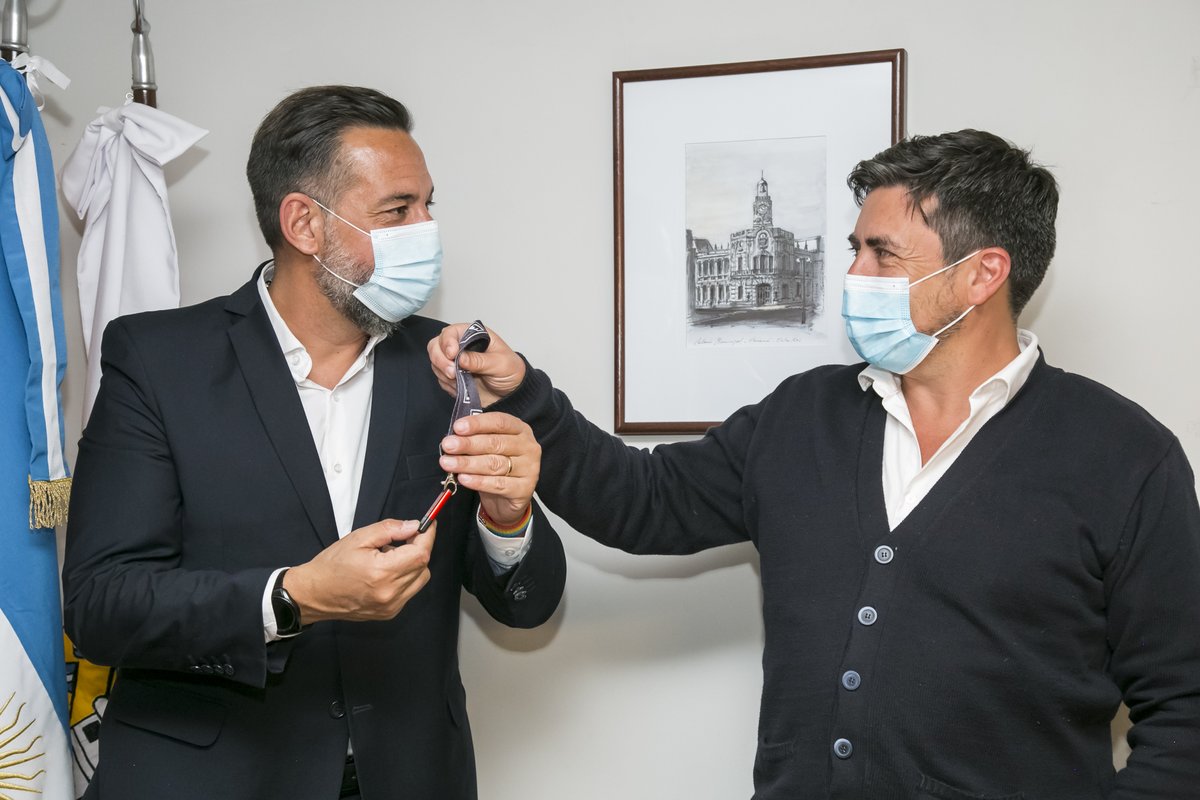 📅Hoy en la sede de <a href="/FaltasCba/">Justicia de Faltas Córdoba</a> se llevo a cabo la digitalización de las firmas de nuestro Secretario de Gobierno <a href="/miguelsiciliano/">Miguel Siciliano</a> y del Subsecretario de <a href="/DeporteMuniCba/">Deportes y Recreación MuniCba</a> <a href="/MedardoLigorria/">Medardo Ligorria</a>