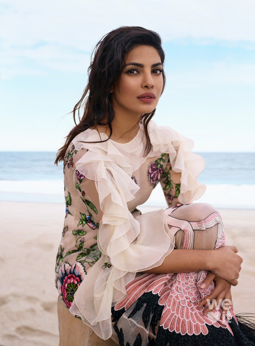7. #PriyankaChopra the international rising star. Beautiful, sexy & fierce would perfectly describe her. She gives that femme fatale vibe & we're living for it. Really impressed me in #Barfi & most recently loved her in #TheSkyisPink. Can't wait for her next hindi film ❤