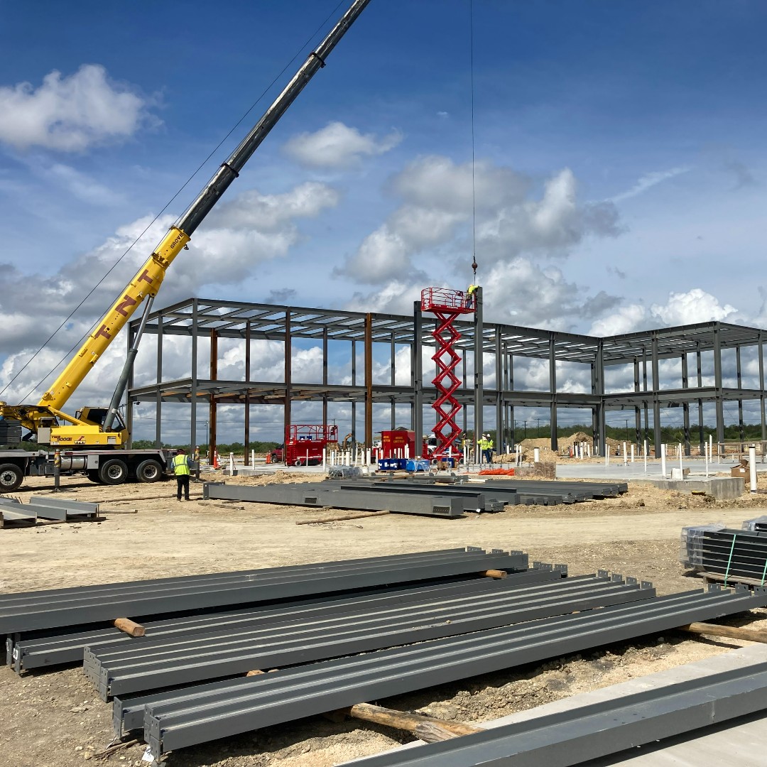 Here's an updated construction image of the new Continental plant being built on the north side of town. Continental is investing over $100 million into their New Braunfels facility