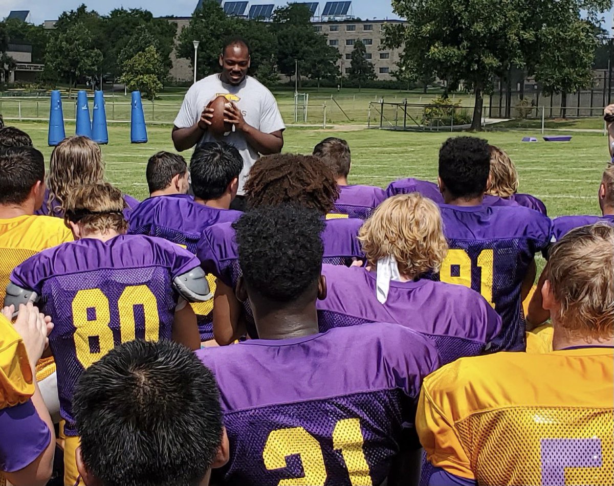 UWSPFootball's tweet photo. Congrats to our former TEโs Coach and OL @Jburks75_ for signing with @Wpg_BlueBombers today!
#PointerPride | #GoDawgs https://t.co/L2KiydY6c1