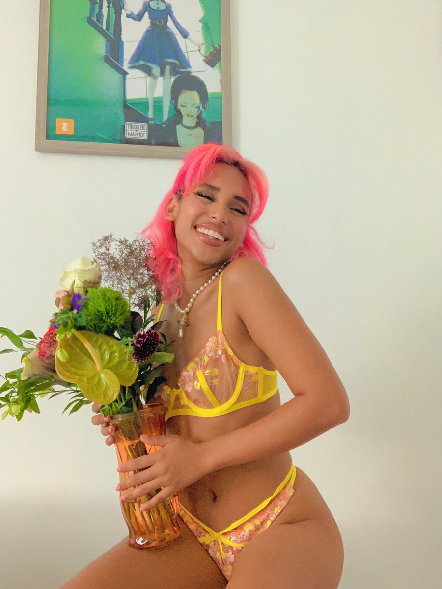 genvegaa's tweet image. I’m hot af &amp;lt;3