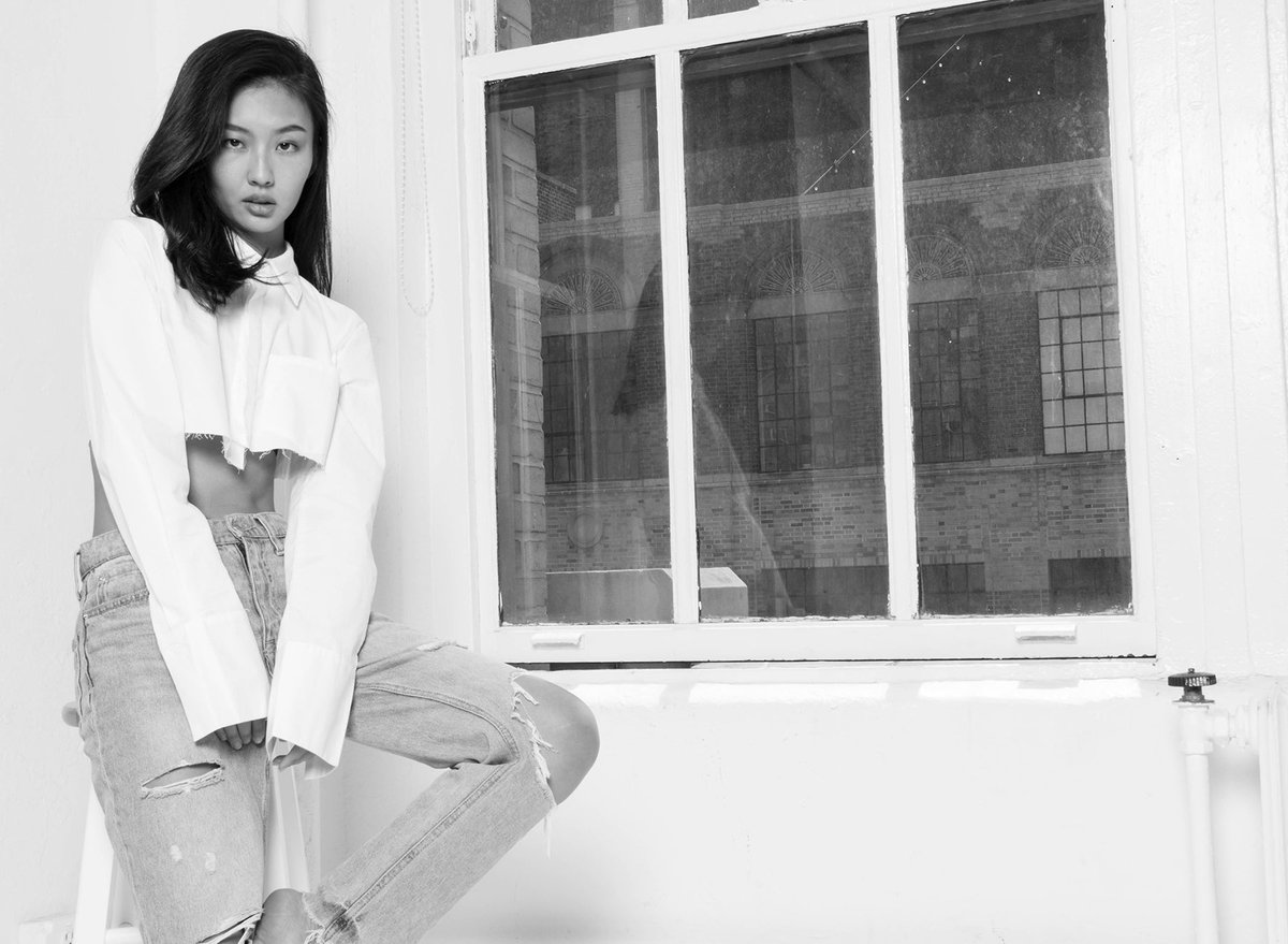 IDentityImage_'s tweet image. •Just turn the light💡• 
#AleksandraKarbonada
📸 instagram.com/p/CTA97vBl9pp/…