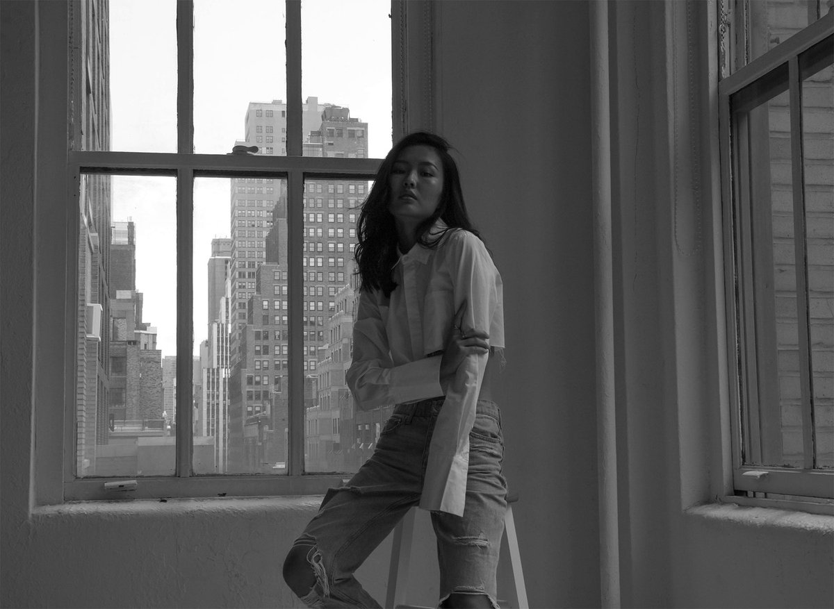 IDentityImage_'s tweet image. •Just turn the light💡• 
#AleksandraKarbonada
📸 instagram.com/p/CTA97vBl9pp/…