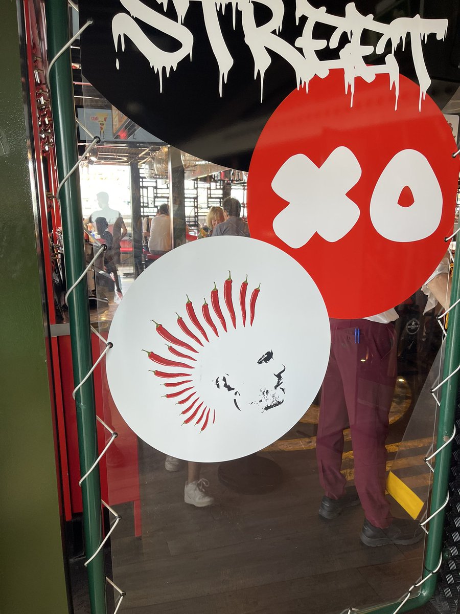 Que barbaridad es lo@que pasa@en <a href="/StreetXoMadrid/">StreetXo Madrizzzzz</a> de <a href="/Dabizdiverxo/">Dabizdiverxo</a> es brutal !!!
Cocina suculenta , única ,,  bestial !!!