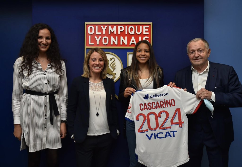 ➡️2️⃣0️⃣2️⃣4️⃣
<a href="/delphsix/">Delphine Cascarino</a> ✍🏻 <a href="/OL/">Olympique Lyonnais</a> <a href="/OLfeminin/">meg</a> 🔴🔵

#France 🇫🇷 @D1Arkema